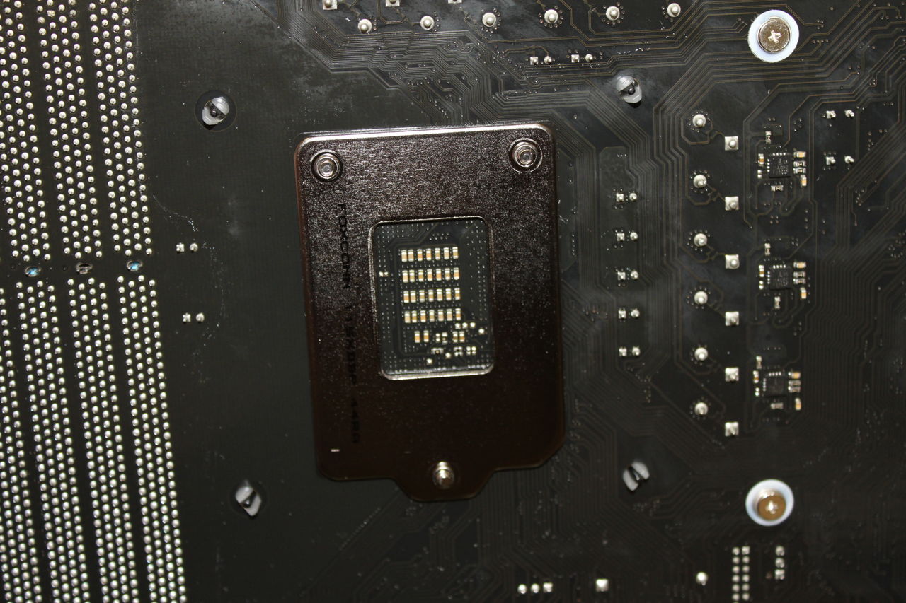 自作pc作成2 Haswell Refresh マザーボードにcpuを取り付ける デジpc記 自作pc作成2 Haswell Refresh マザーボードにcpuを取り付ける デジpc記