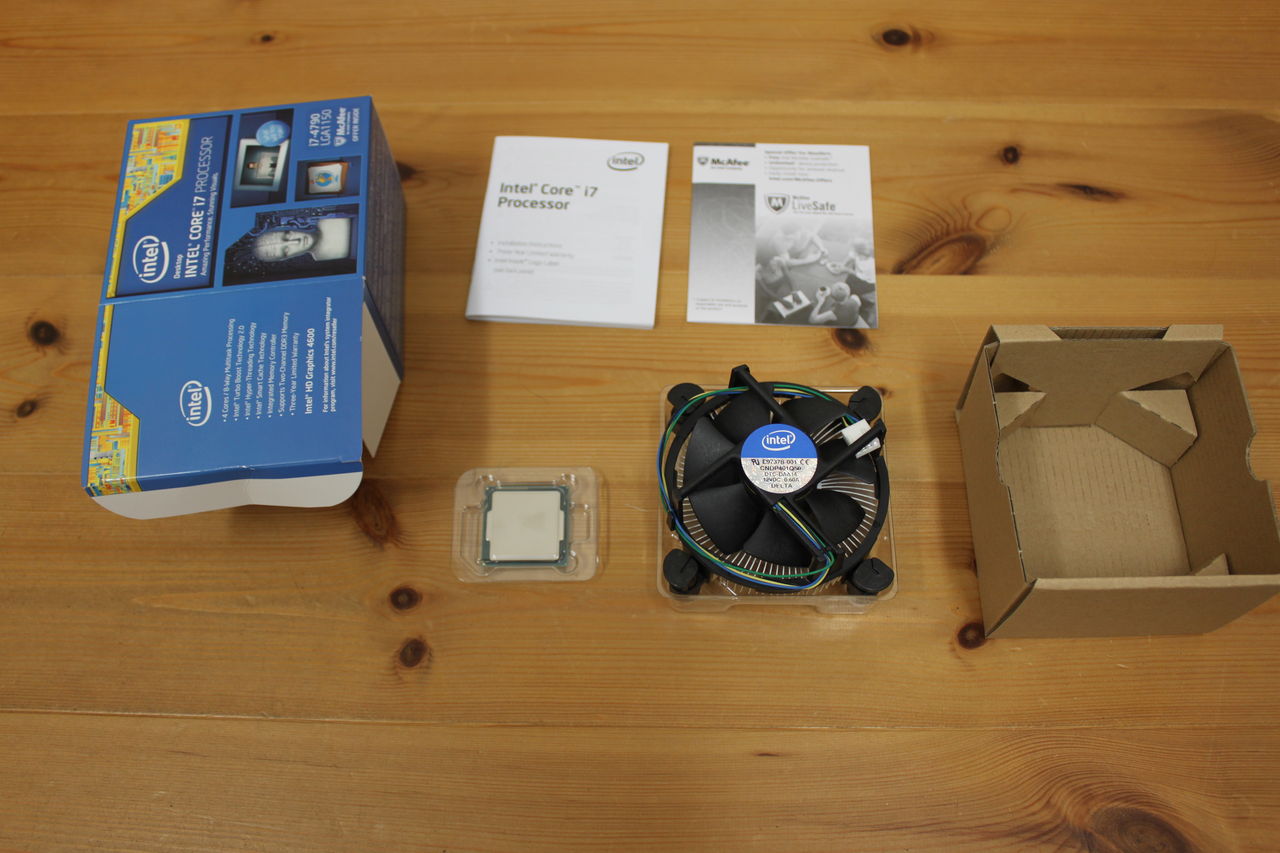自作PC作成2(Haswell refresh)~マザーボードにCPUを 自作PC作成2(Haswell refresh)~マザーボードにCPUを