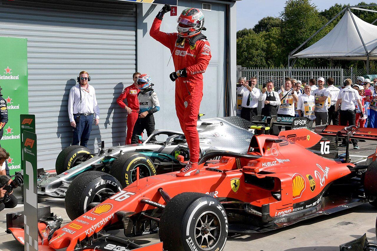 フェラーリF1、シャルル・ルクレールにF1初優勝マシン『SF90』を フェラーリF1、シャルル・ルクレールにF1初優勝マシン『SF90』を