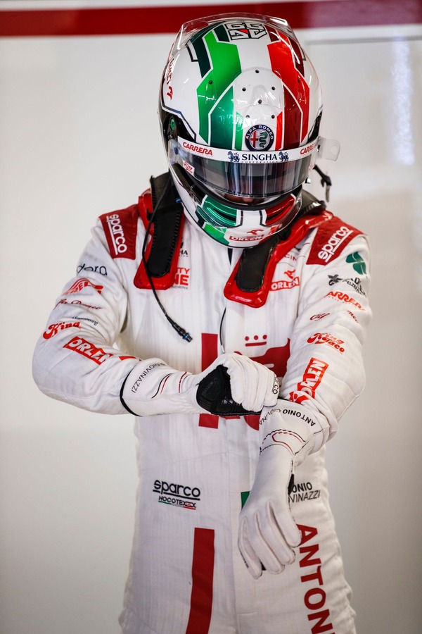 アントニオ・ジョビナッツィ（アルファロメオ）2021年F1ヘルメット