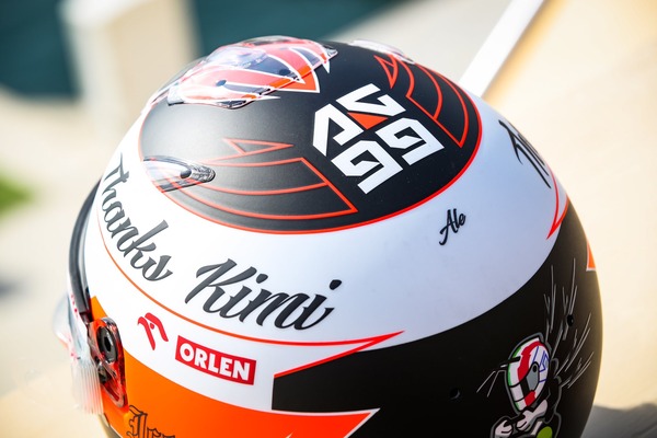 アントニオ・ジョビナッツィ、2021年F1アブダビGP用のヘルメット・デザイン