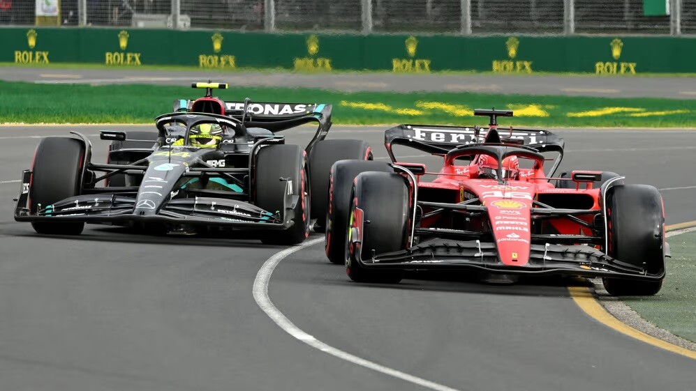 ハミルトン 2025年からフェラーリ電撃移籍：詳細解説とハミルトンの