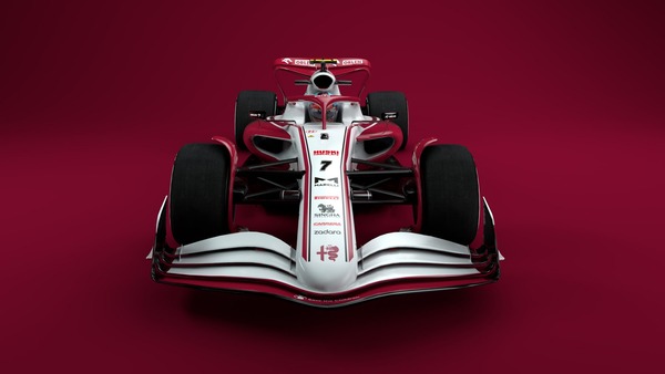 2022年F1マシンに描かれたアルファロメオの2021年カラーリング