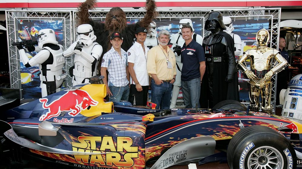 F1モナコグランプリ オブジェ ゴールドメタル 鮮やかな黄色で大変身！マクラーレン、F1モナコGPで「アイルトン
