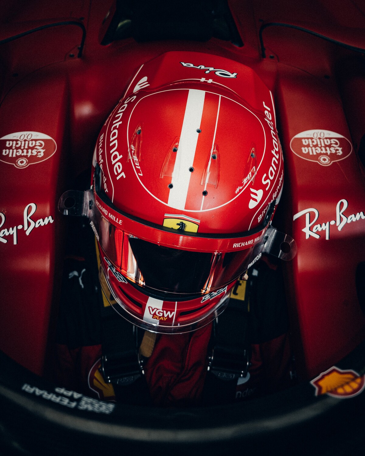 シャルル・ルクレール 2023年F1ヘルメット写真 : F1通信jp