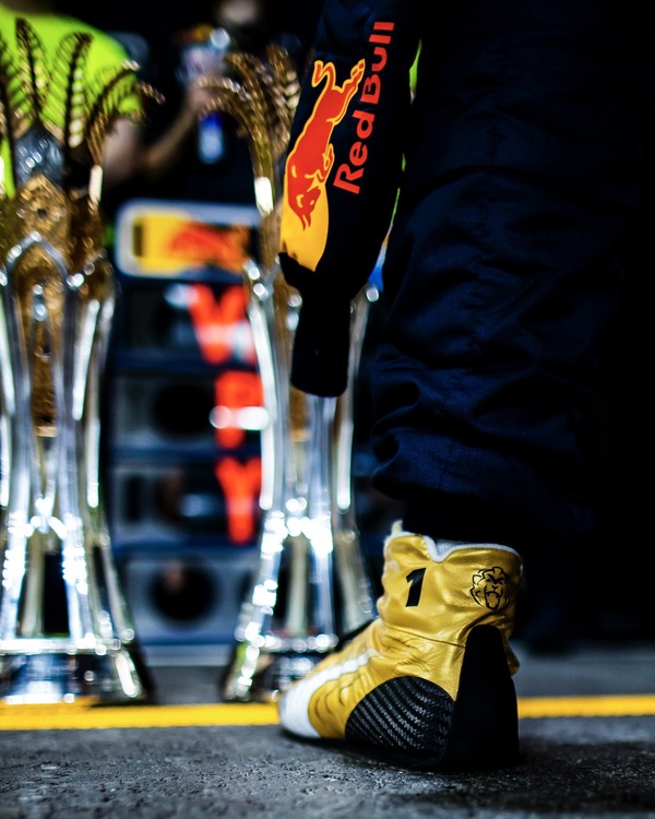 マックス・フェルスタッペンの2022年F1レーシングブーツ