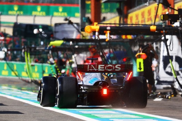 ラッセルは終盤、膨らむまではハードタイヤでペースがよかった:2022年F1ベルギーGP
