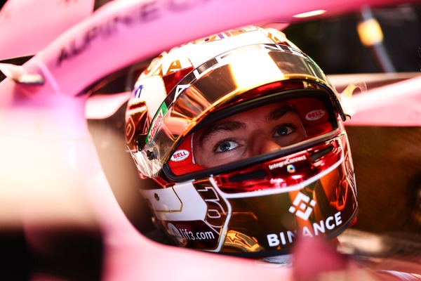 ピエール・ガスリー 2023年F1ヘルメット（BELL製ヘルメット）