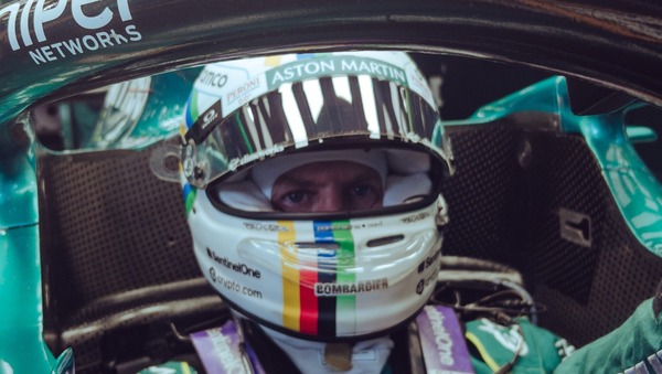 セバスチャン・ベッテル（アストンマーティン）2022年F1サンパウロGP用のヘルメットデザイン
