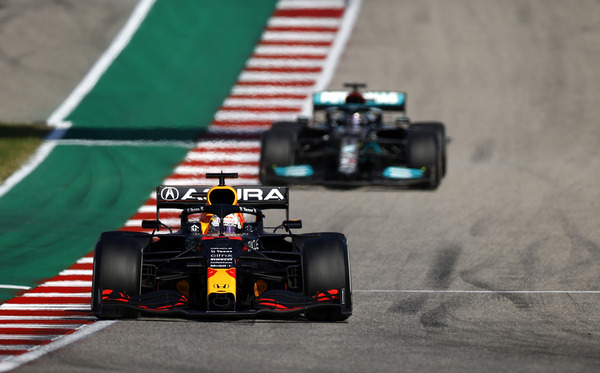 1位フェルスタッペン、2位ハミルトンで走行中:2021年F1アメリカGP