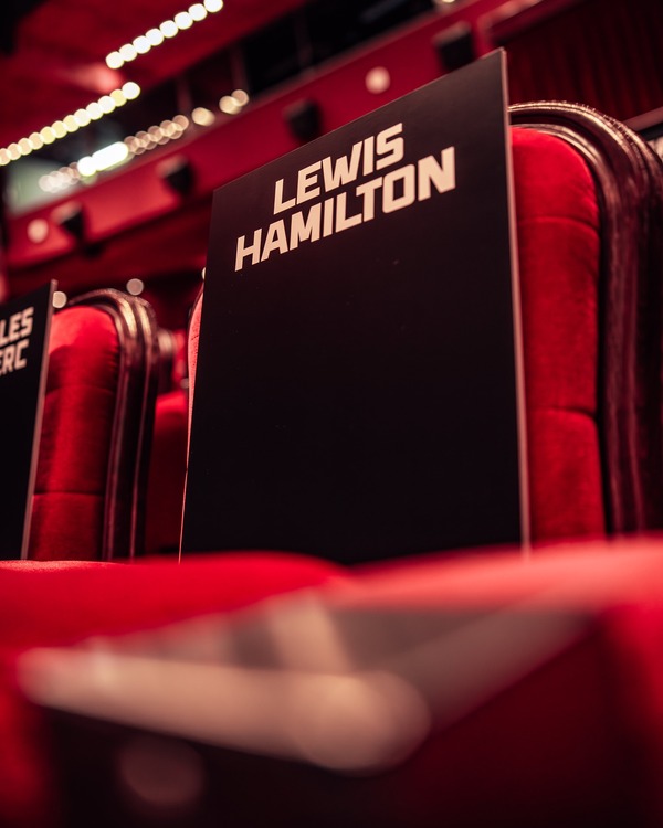 F1ドライバーの席は指定されている：映画「F1／エフワン」モナコ試写会、2025年F1モナコGP