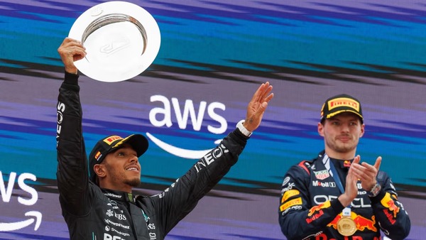 ルイス・ハミルトン、マックス・フェルスタッペン：2023年F1スペインGP表彰式