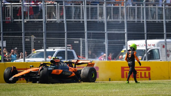 マクラーレンMCL39から立ち去るノリス：2025年F1カナダGP