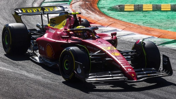 フェラーリの主翼は非常に平坦で、メルセデスよりはフラップ面積が広いが、レッドブルよりは狭い:2022年F1イタリアGP