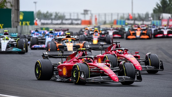 フェラーリの2台:2022年F1ハンガリーGPスタート