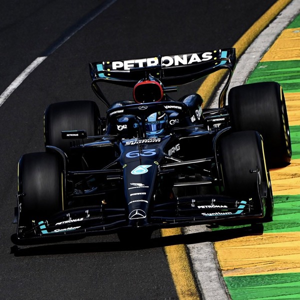 ジョージ・ラッセル 2023年F1ヘルメット（BELL製ヘルメット）レギュラーカラー