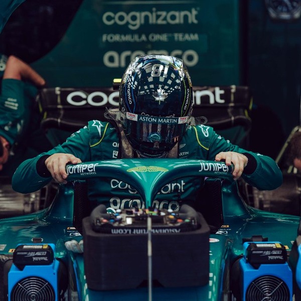 ランス・ストロール 2022年F1ヘルメット