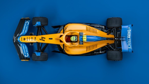 2022年F1マシンに描かれたマクラーレンの2021年カラーリング