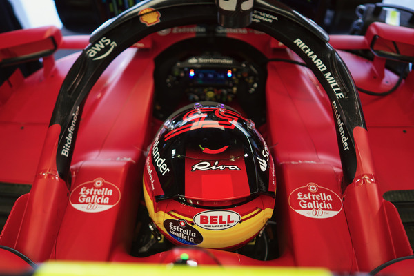 カルロス・サインツ 2023年F1ヘルメット(BELL製ヘルメット)