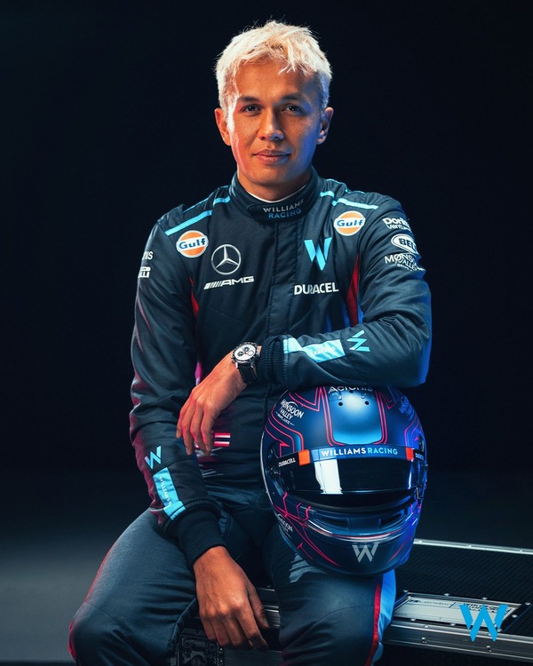 アレックス・アルボンの2023年F1ヘルメット（BELL製ヘルメット）