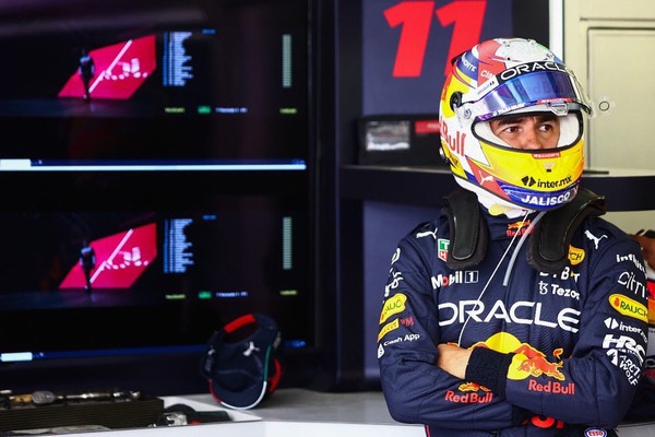 セルジオ・ペレスの2022年F1ヘルメット
