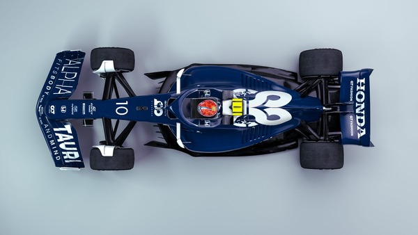 2022年F1マシンに描かれたアルファタウリ・ホンダの2021年カラーリング
