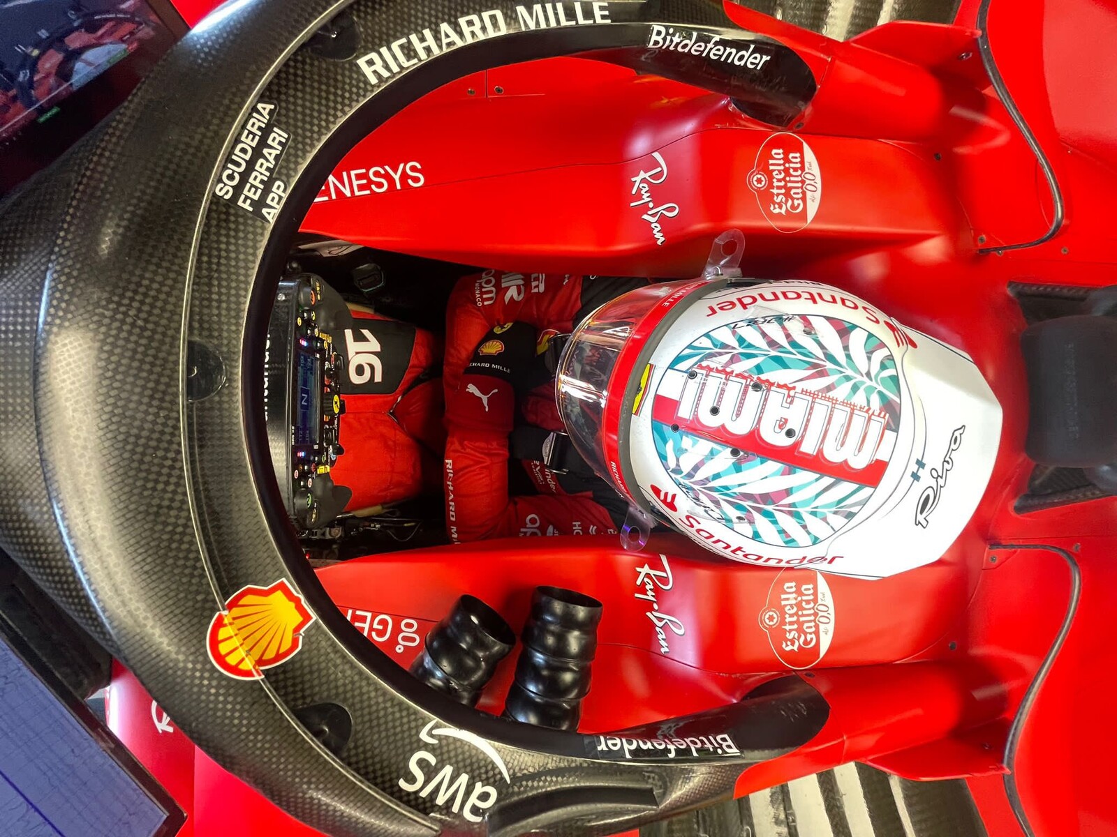シャルル・ルクレール - マイアミ仕様のヘルメット:2023年F1 シャルル・ルクレール - マイアミ仕様のヘルメット:2023年F1