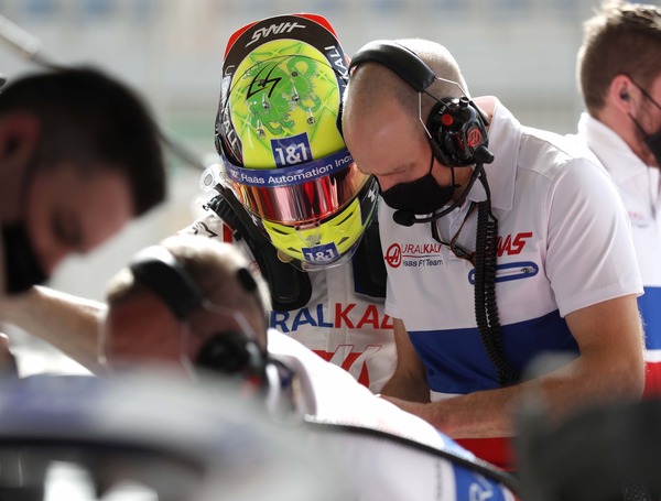 ミック・シューマッハ(ハース)2021年F1ヘルメット