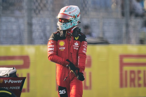 シャルル・ルクレール、マイアミ仕様のヘルメット：2023年F1マイアミGP