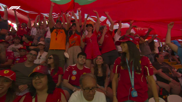 フェラーリ大応援旗の下のティフォシ：2025年F1イタリアGP