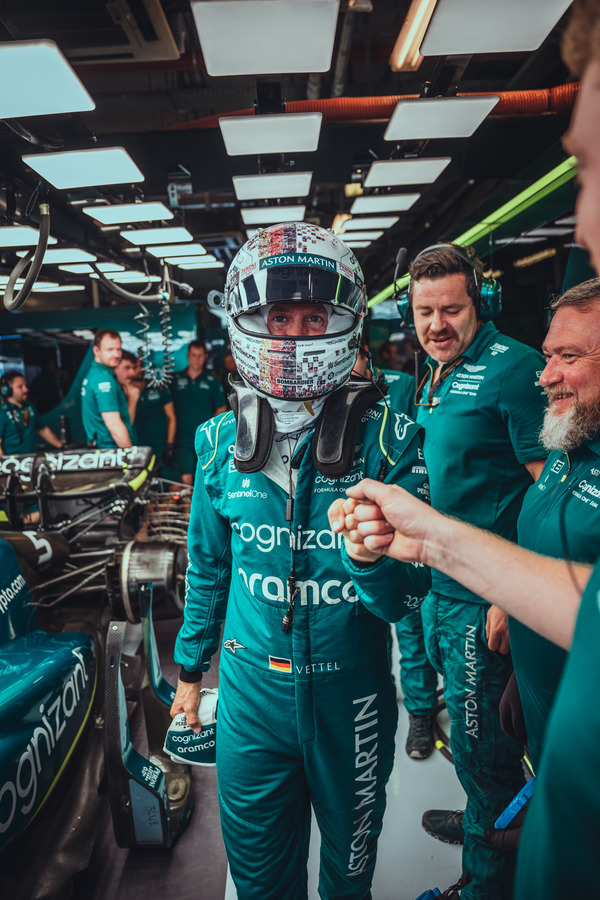 セバスチャン・ベッテル「F1ラストデザイン」2022年F1アブダビGP用ヘルメットデザイン