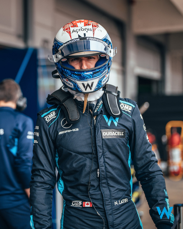 ニコラス・ラティフィ 2022年F1ヘルメット