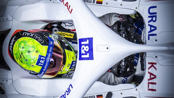 ミック・シューマッハ(ハース)2021年F1ヘルメット