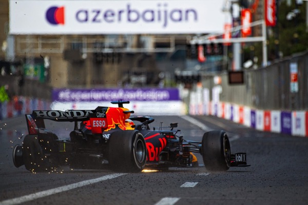 マックス・フェルスタッペン、クラッシュ:2021年F1アゼルバイジャンGP