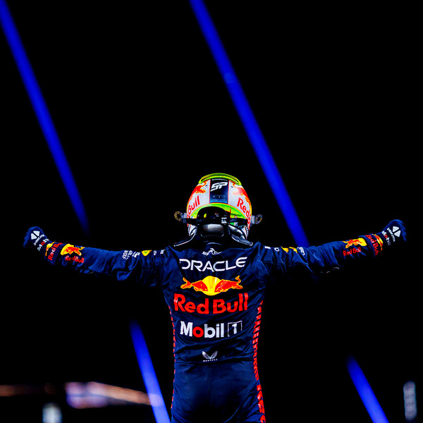 セルジオ・ペレス 2023年F1ヘルメット（シューベルト製ヘルメット）