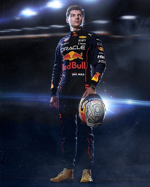 マックス・フェルスタッペンの2022年F1レーシングスーツ