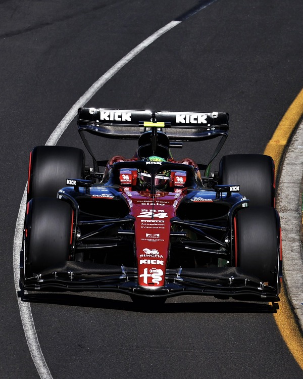 周冠宇のヘルメット：2023年F1オーストラリアGP仕様