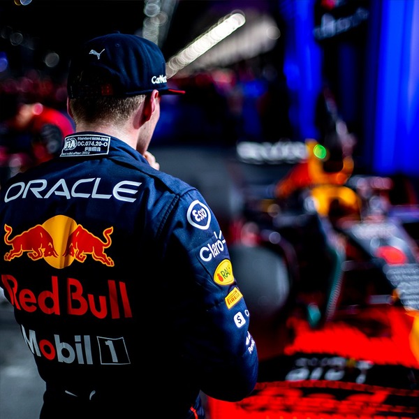 マックス・フェルスタッペンの2022年F1レーシングスーツ