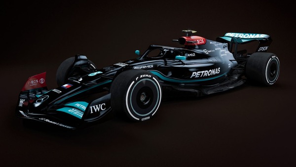 2022年F1マシンに描かれたメルセデスのの2021年カラーリング