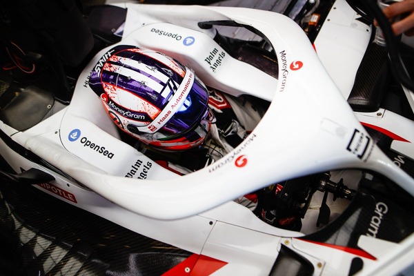 ニコ・ヒュルケンベルグの2023年F1ヘルメット（シューベルト製ヘルメット）