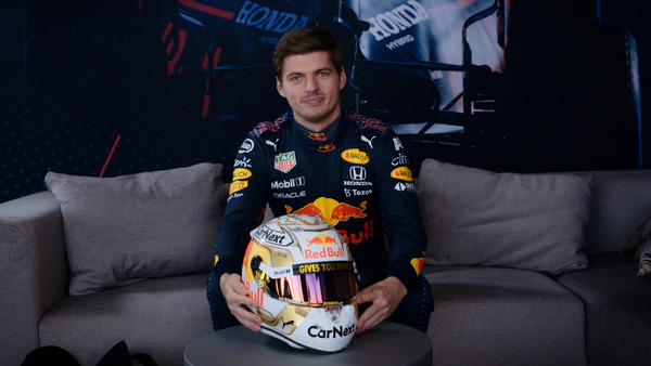 マックス・フェルスタッペン:2022年F1ヘルメット写真