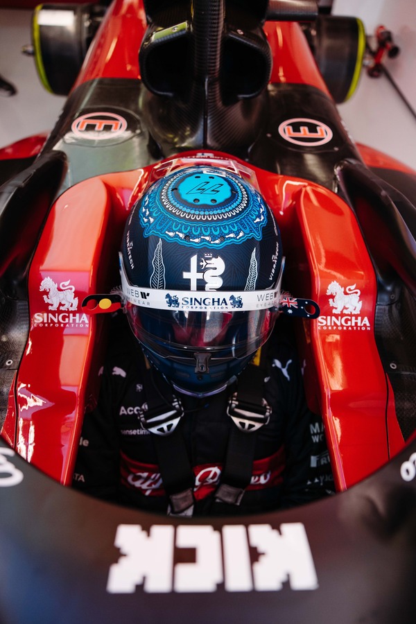 バルテリ・ボッタスのヘルメット：2023年F1オーストラリアGP仕様（Stilo（スティーロ）製ヘルメット）