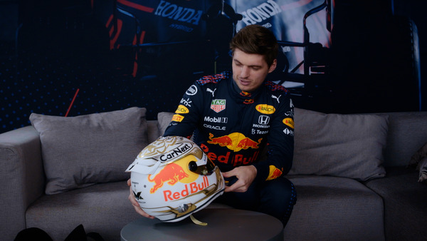 マックス・フェルスタッペン:2022年F1ヘルメット写真