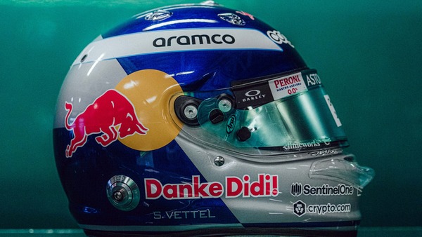 JFC F1ヘルメット セバスチャン・ベッテル 2012テキサスGP 1/12 2012Vettel07 画像｜女子高生とコラボしたヘルメットで