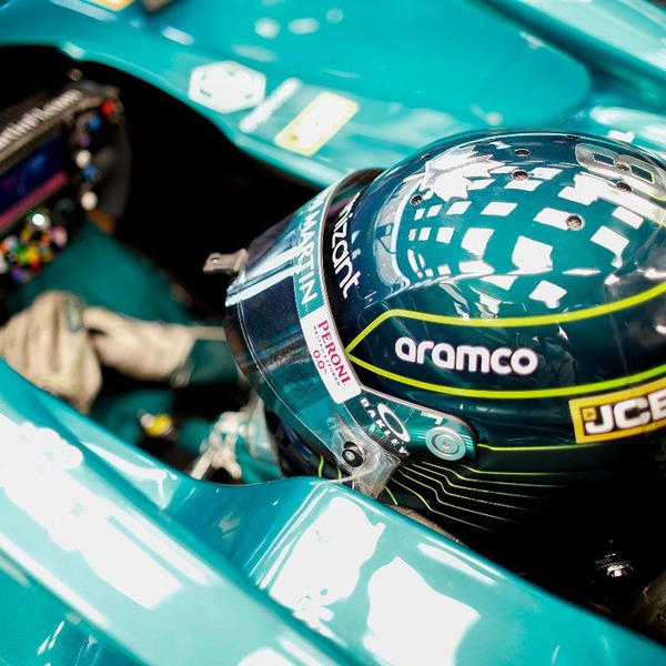 ランス・ストロール 2022年F1ヘルメット