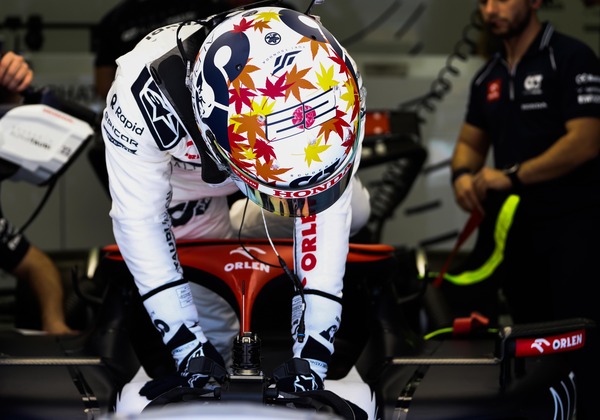 角田裕毅 2023年F1ヘルメット(アライ製ヘルメット)