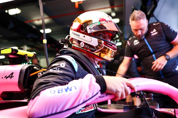 ピエール・ガスリー 2023年F1ヘルメット（BELL製ヘルメット）