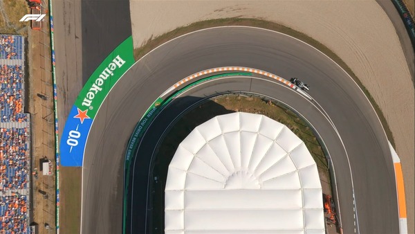 ターザン（ターン1）のドローン映像：2025年F1オランダGP
