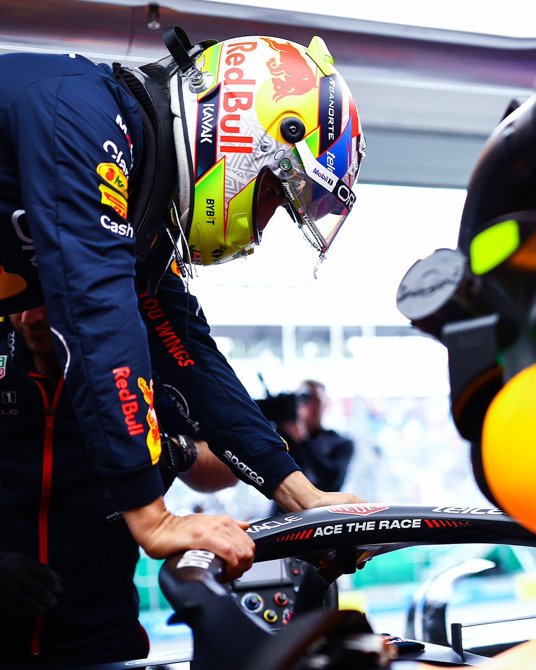 セルジオ・ぺレス 2023年F1ヘルメット写真 : F1通信jp セルジオ・ぺレス 2023年F1ヘルメット写真 : F1通信jp