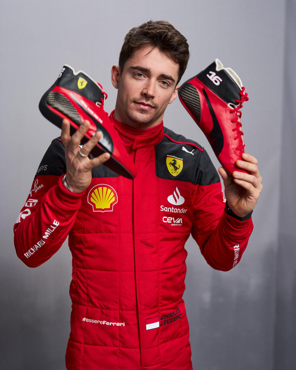 シャルル・ルクレールの2023年F1レーシングスーツとF1レーシングブーツ、アンダーウエア